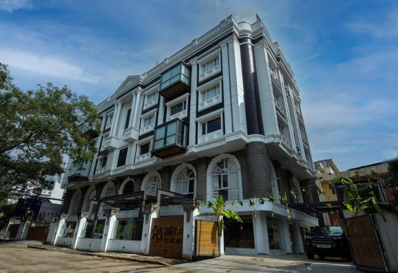 Rathna Residency - Near Us Consulate Hotel