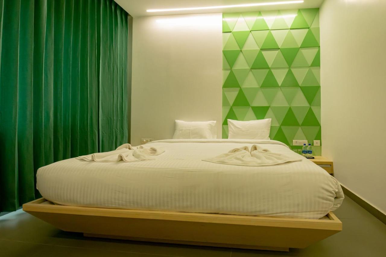 Hotel Rathna Residency - Near Us Consulate *