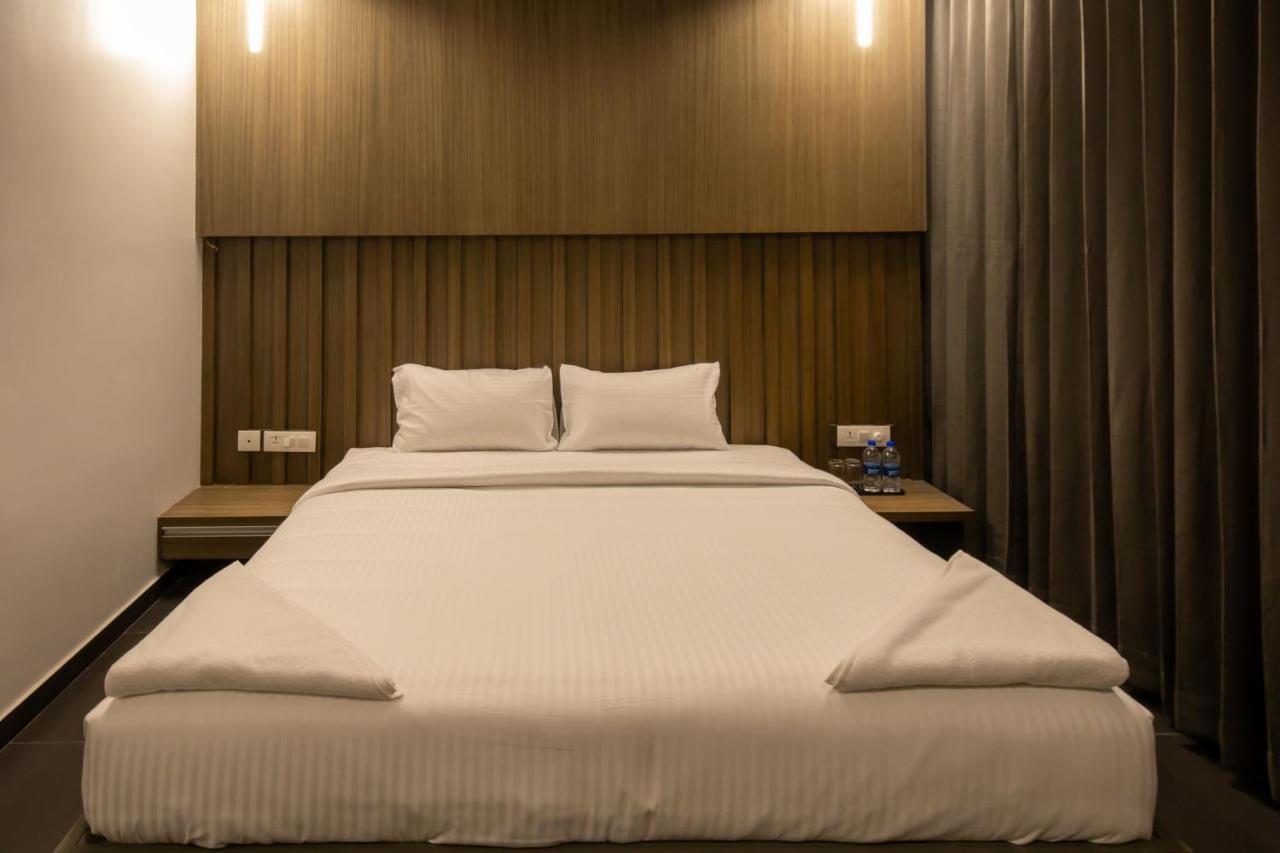Rathna Residency - Near Us Consulate Hotel Chennai